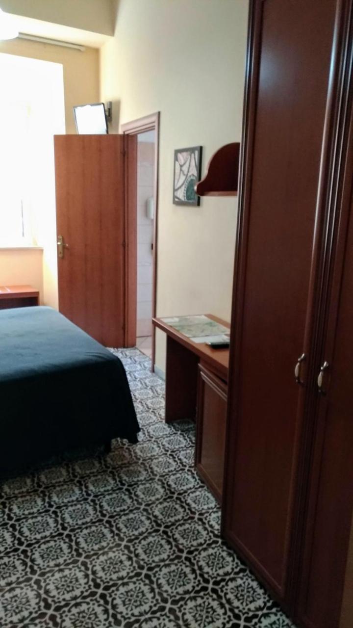 Nicolas Inn Rzym Zewnętrze zdjęcie