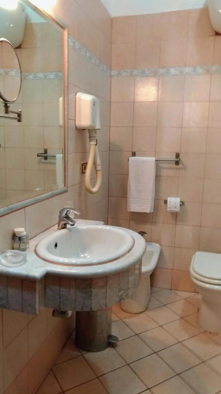 Nicolas Inn Rzym Zewnętrze zdjęcie